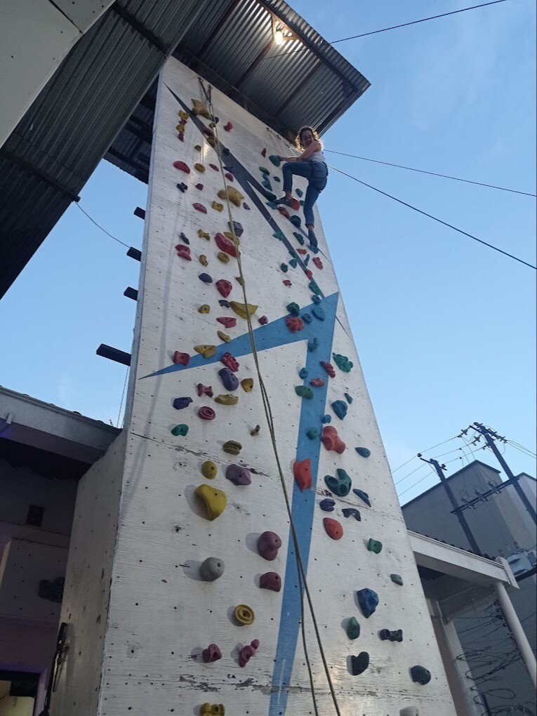 La Kueva Escalada Bajo Techo